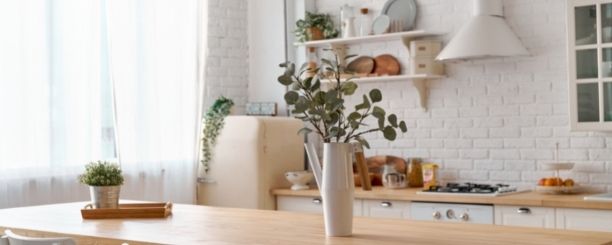 Creëer een sfeervolle keuken met de perfecte raamdecoratie