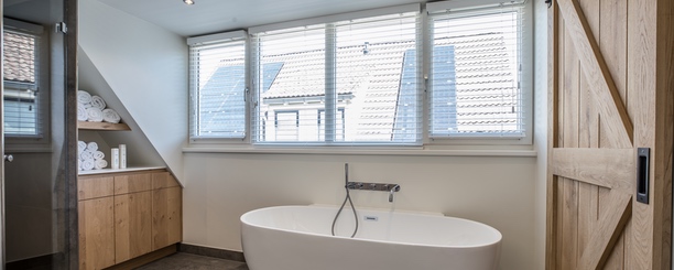 Jaloezieën ophangen