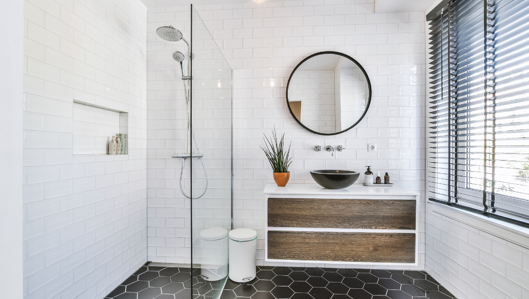 kleine badkamer inrichten