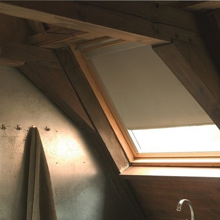 dakraam rolgordijn zonwering binnen