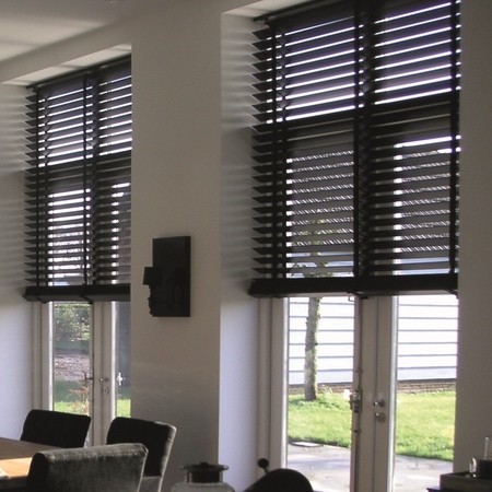 houten jaloezieen zonwering binnen