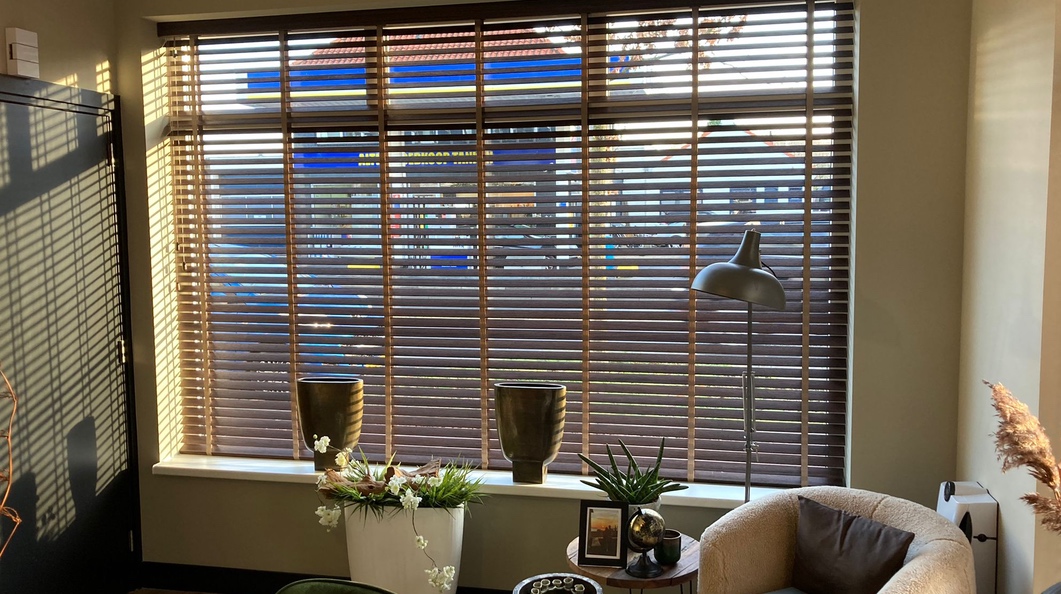 waarom kiezen voor op maat gemaakte houten jaloezieen