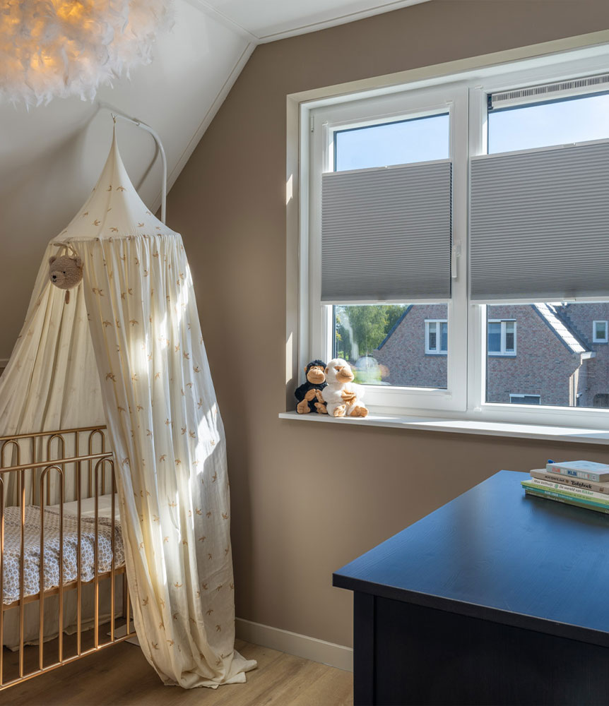 raambekleding kinderkamer plisségordijn